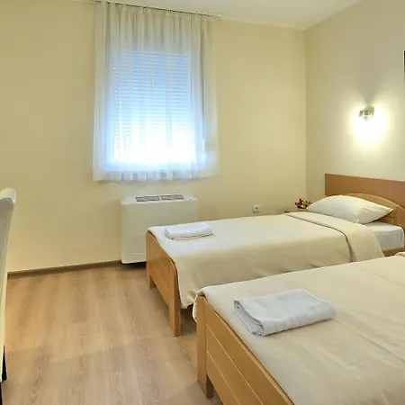 Novella Uno 3* Novi Banovci