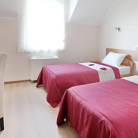 Hotel Novella Uno Novi Banovci