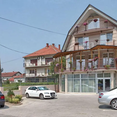 Novella Uno 3* Újbánovci